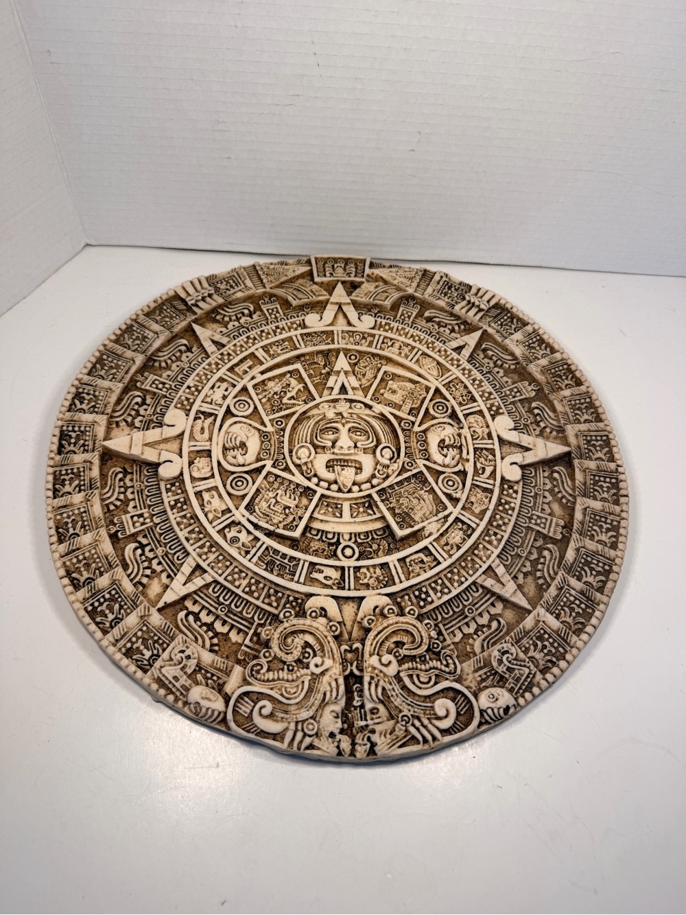 Vintage Aztec Mayan Sun
Stone Calendar Wall Plaque
Decor 11.5"